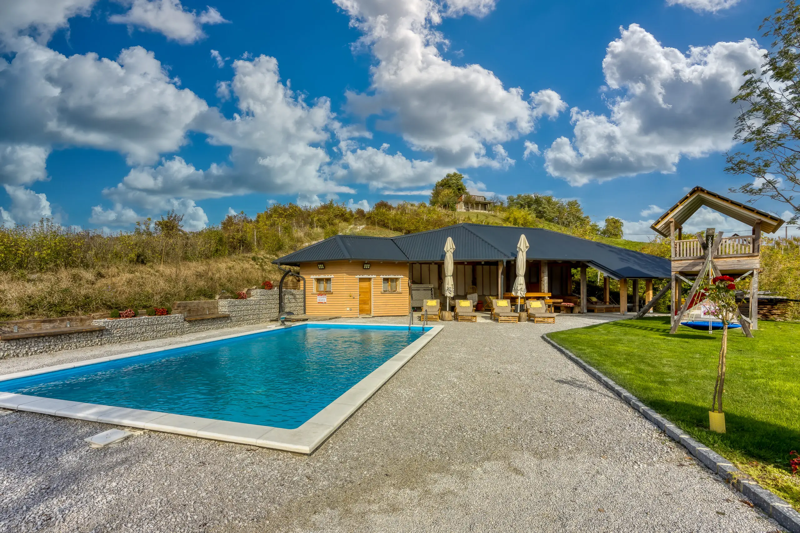 House Gorgeus Challet 3